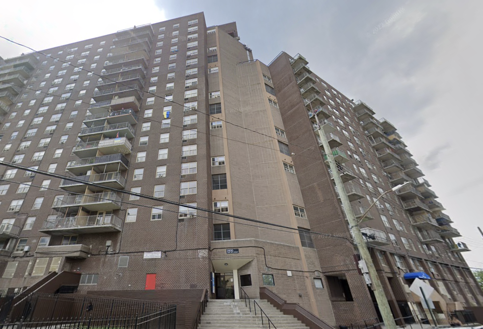 2930 West 30th St., bought by Tredway this week from Arker Cos. for $150M.