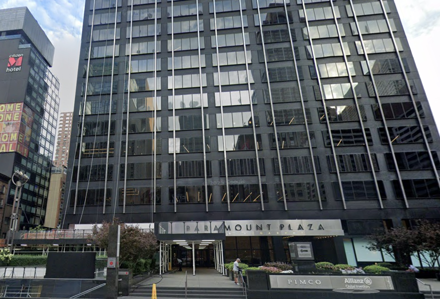 Paramount Plaza