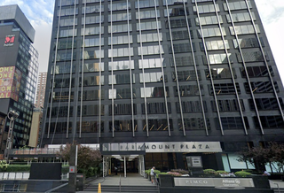 Paramount Plaza