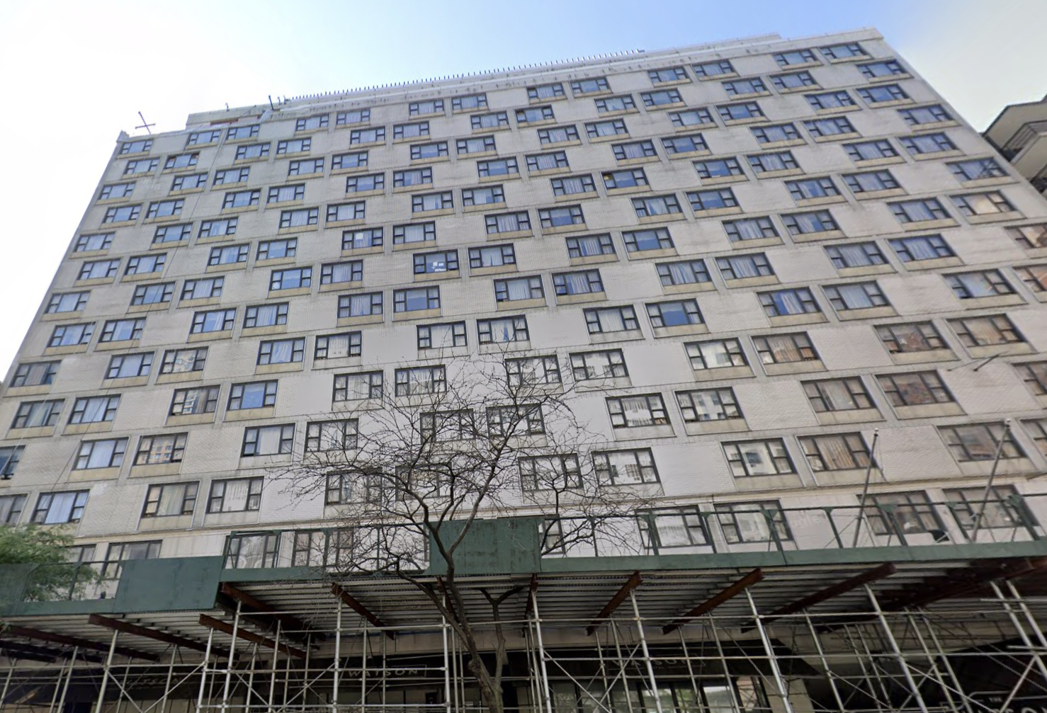 The 600-key Watson Hotel at 440 W. 57th St., which opportunistic investor Yellowstone plans to turn into 312 apartments.