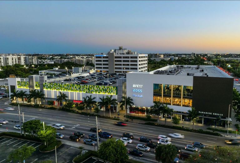 Doral Square Retail  8700 SN 36th St.