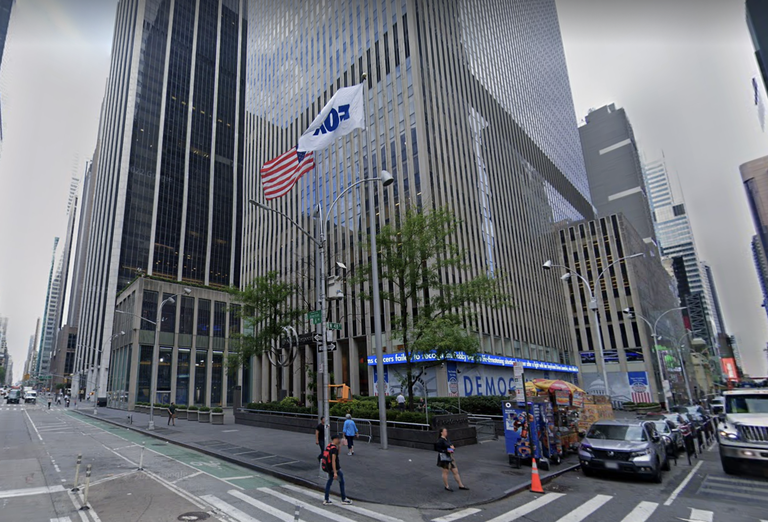 1211 Sixth Ave., where Fox Corporation and News Corp. renewed lease agreements totaling a joint 1.2M SF through 2042.