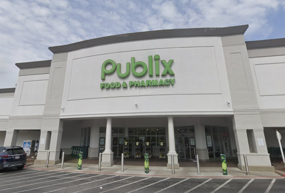 PUBLIX / STOCKBRIDGE LAKES