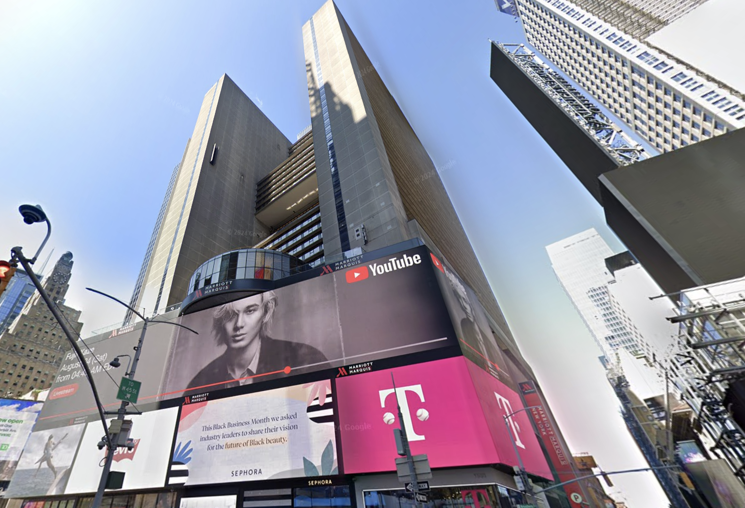 Largest U.S. Hotel REIT Lowers Guidance In Anticipation Of 'Mild Slowdown'