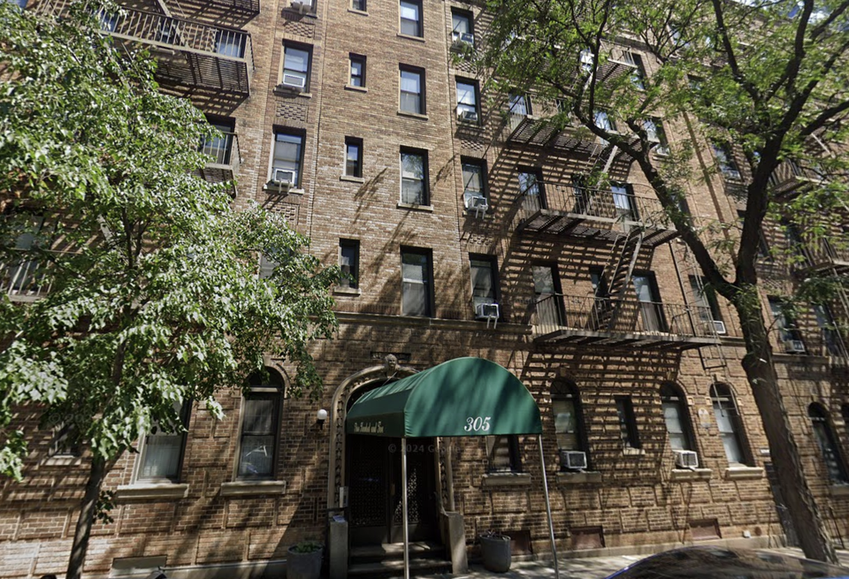 305 E 88th St new york
