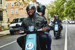 Goodbye, Scooter-Sharing. Hello Mopeds