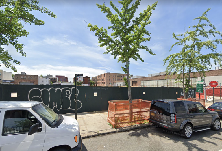 The development site at 540 DeGraw St., where Domain Companies scored a 142M construction loan for a mixed-use development.