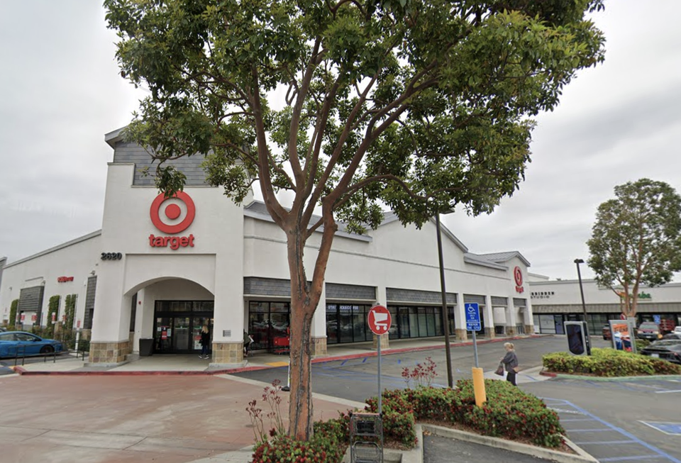 Inland REIT-ownerd Rusty Leaf Plaza in Orange, California