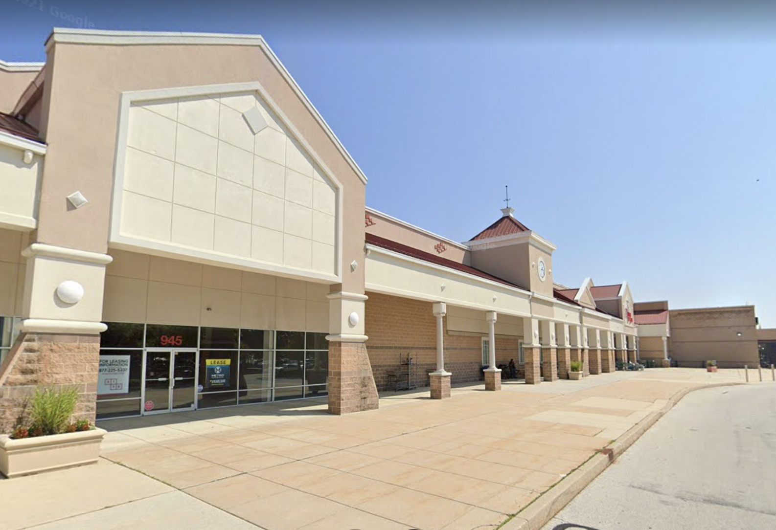 Retail Outlook Dims As Shoppers Pull Back, Vacancy Ticks Up