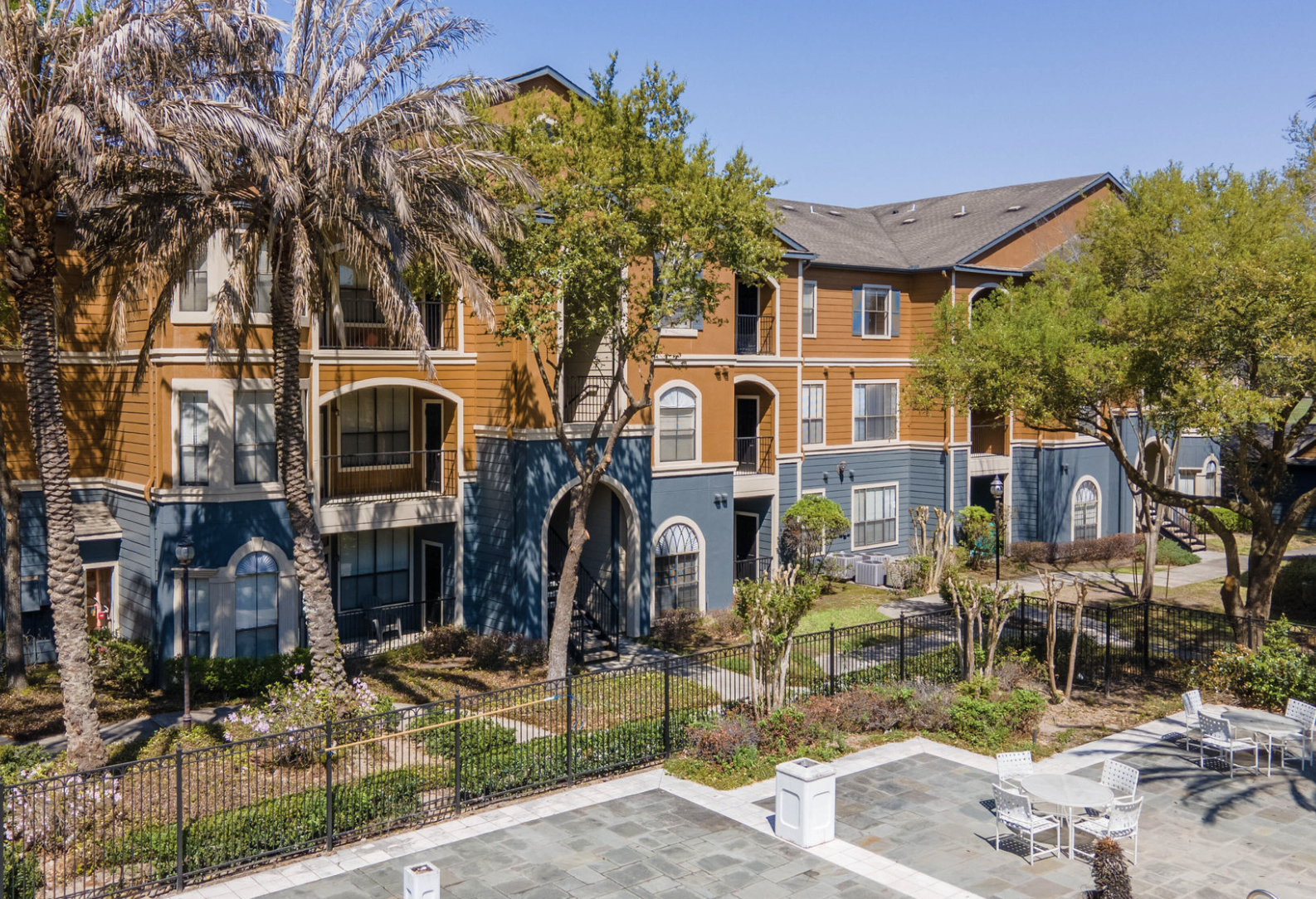 The exterior of the 372-unit Paramount at Kingwood apartment complex in Kingwood, north of Houston.