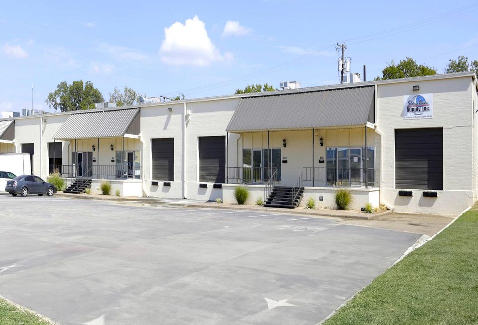 800-810 N. Great Southwest Parkway in Arlington