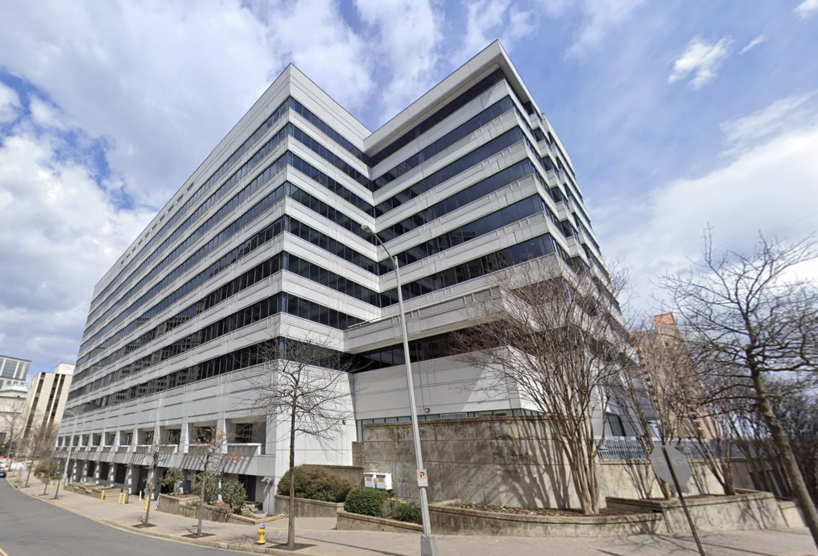 Quadrangle Snaps Up Arlington Office For Conversion: The D.C. Deal Sheet