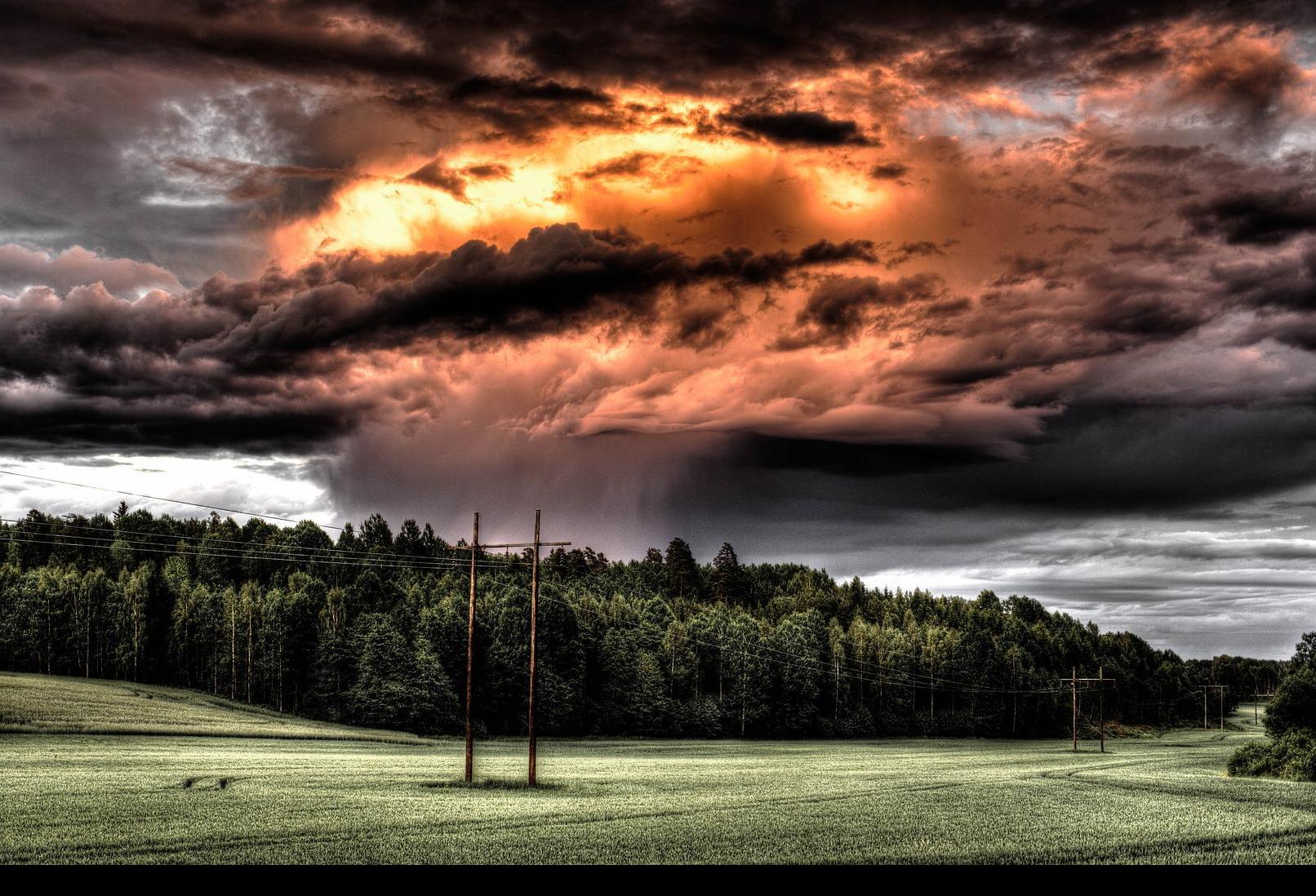Data Center Owners Say Economic Storm Won't Hurt Industry As Tech Giants Increase Cloud Spending