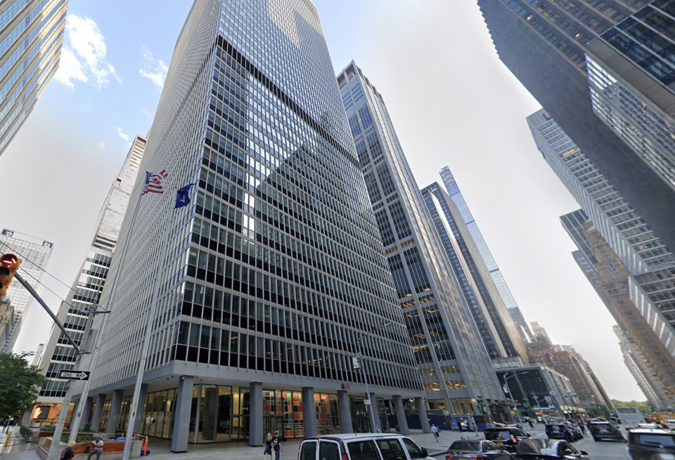 1285 Sixth Ave., where landlord RXR Realty signed law firm Ropes & Gray to 430K SF this week with the option to expand to more than 500K SF.