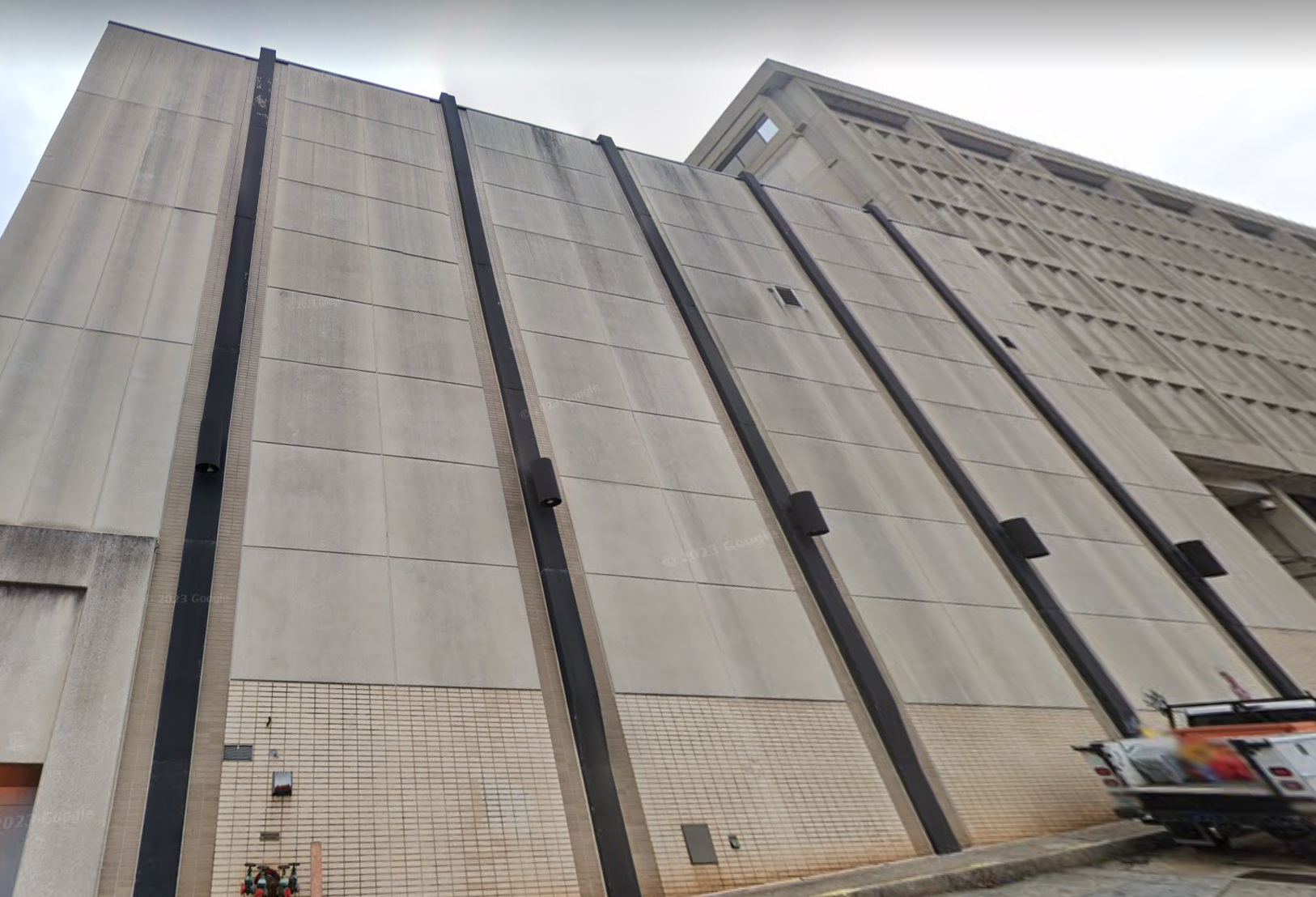 2 City Plaza