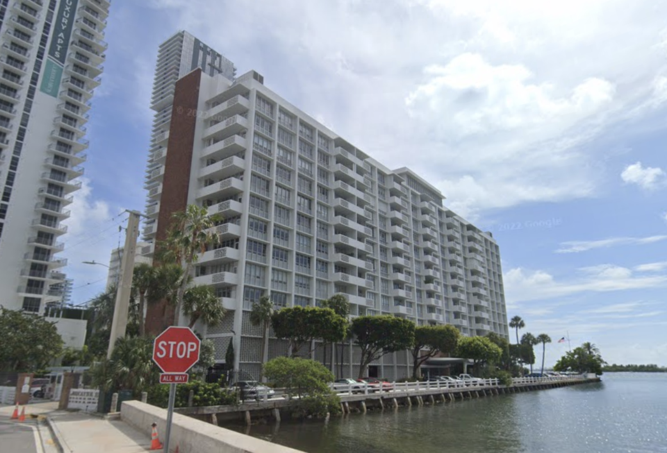 Biscayne 21 2121 N Bayshore Drive Miami Brickell Condo Buyout