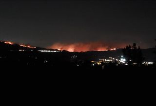 A view of the Saddleridge Fire from Santa Clarita 