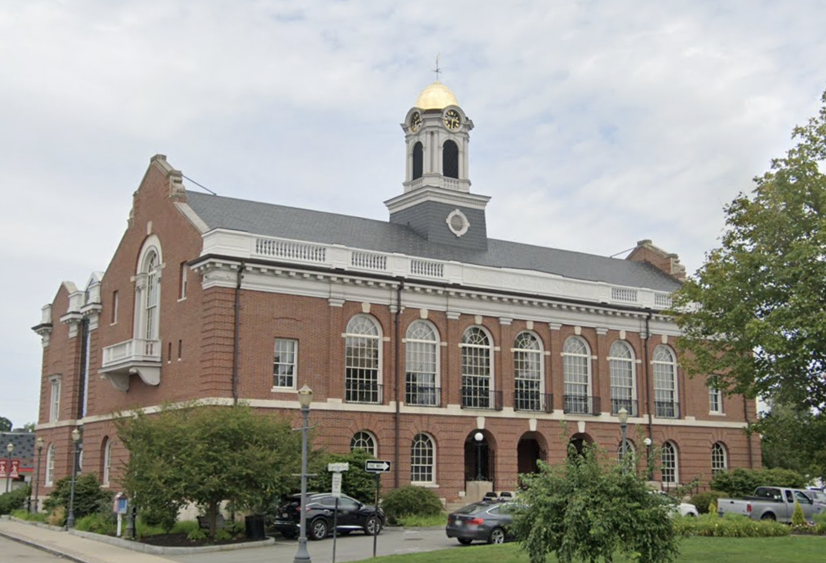 A photo of Needham Town Hall.