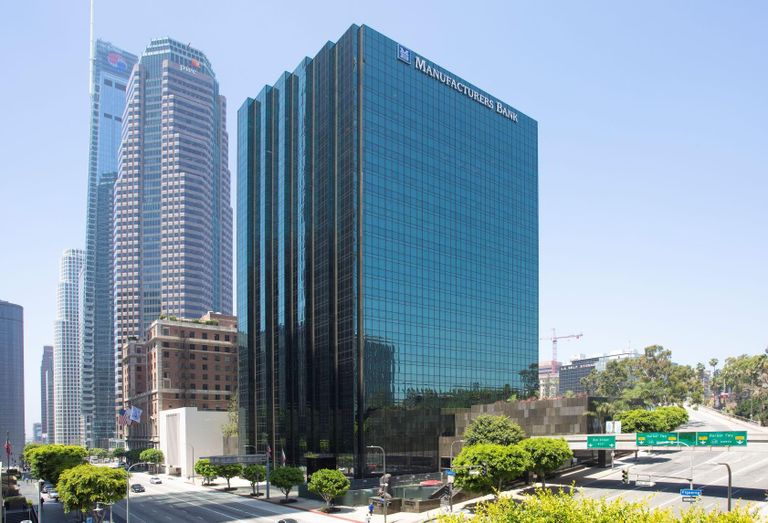 Office building at 515 South Figueroa St. in Los Angeles