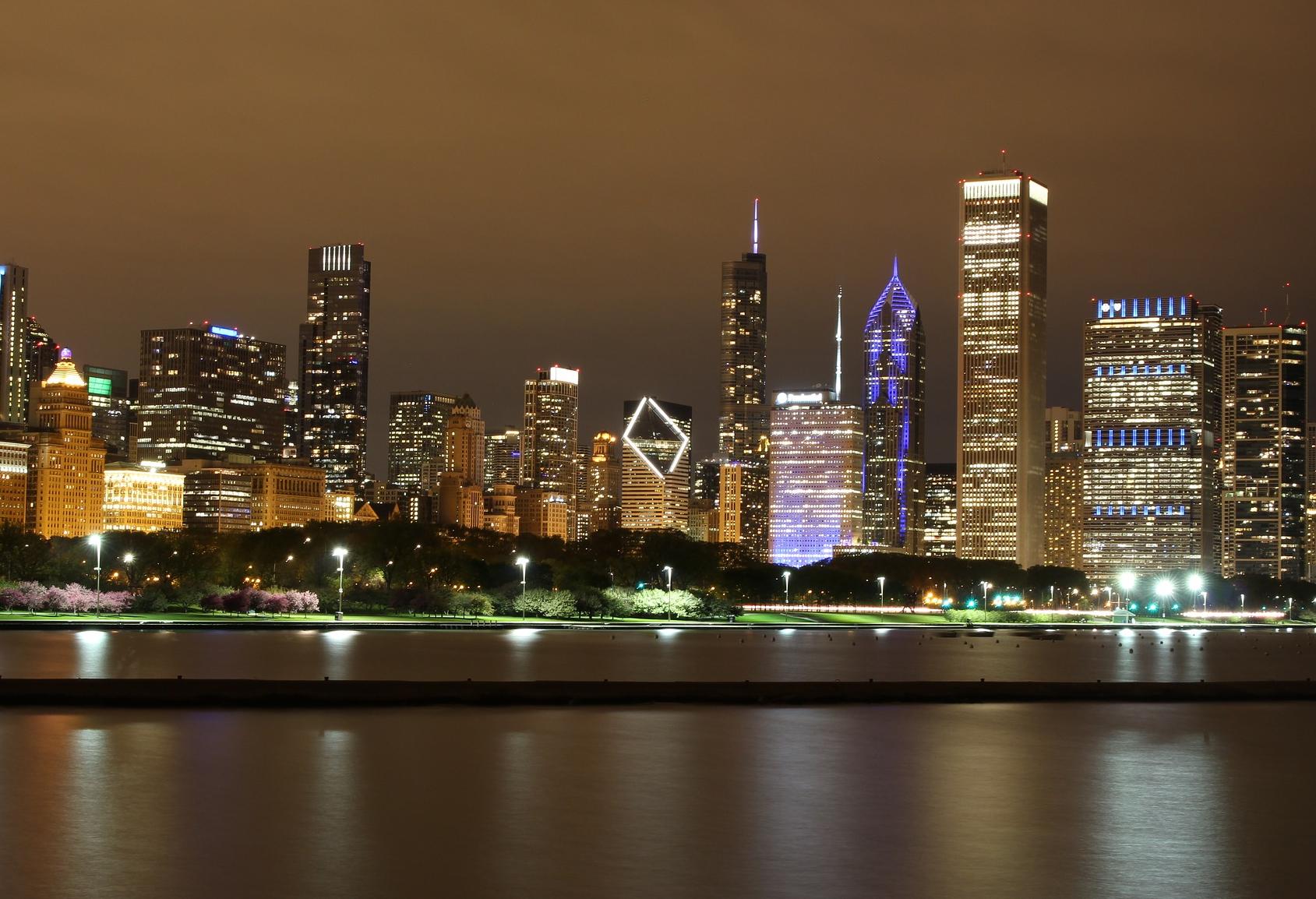 It Could Be Lights Out For Older Chicago Offices As Vacancy Spikes To Highest Rate On Record