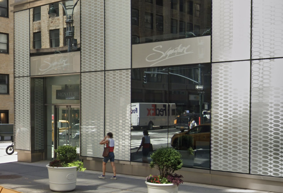 The Signature Bank branch on Madison Avenue in Manhattan.