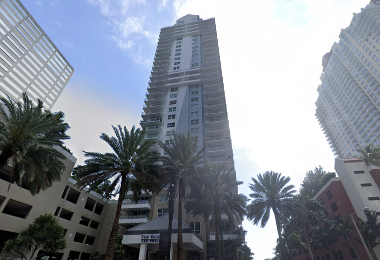 1111 Brickell Bay Drive Miami Apartment