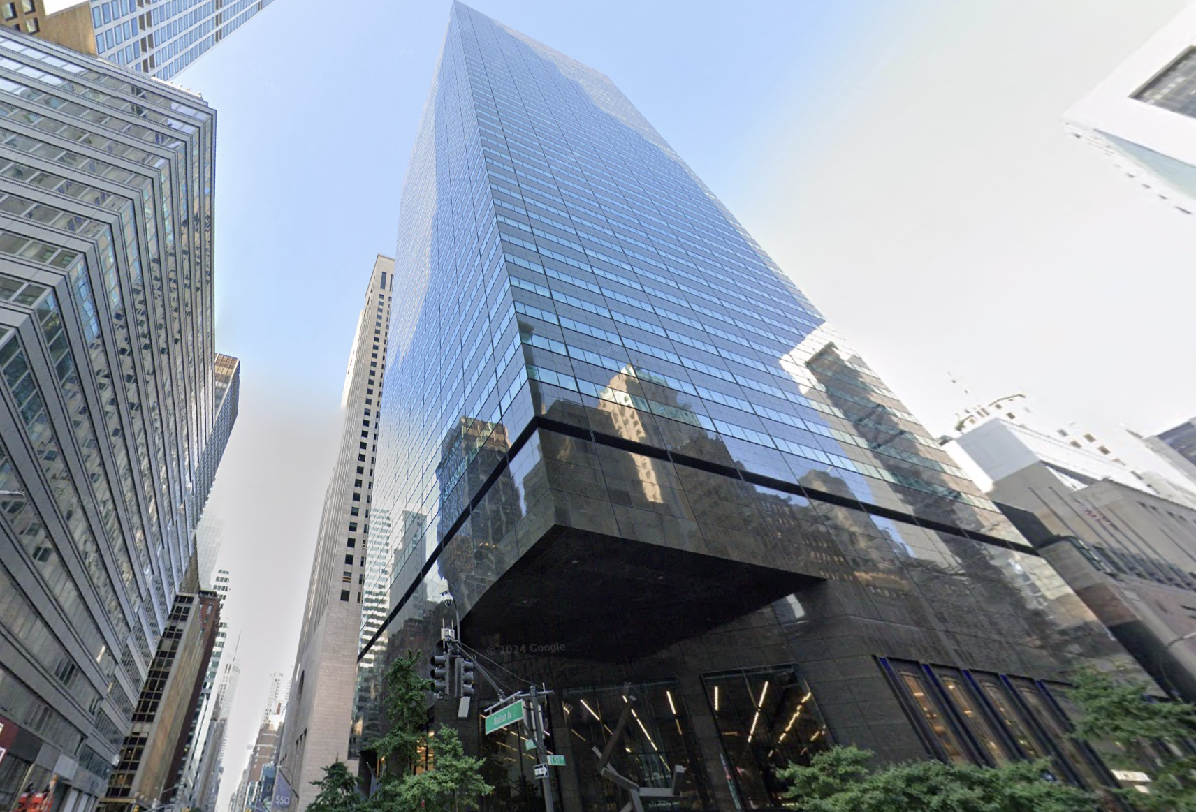 590 Madison Ave., where Apollo Global Management signed a 100K SF deal this week.