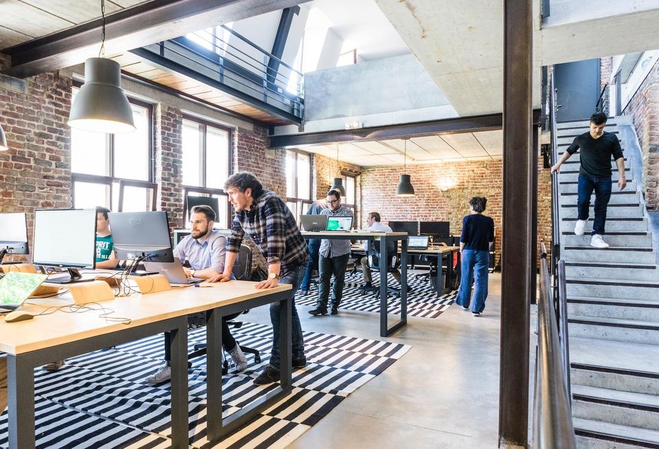 Hybrid Work Flexible Office Hot Desking