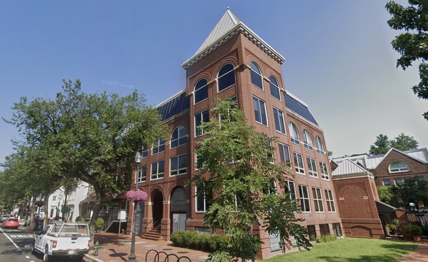 The mixed-use building at 2715 M St. NW in Georgetown.