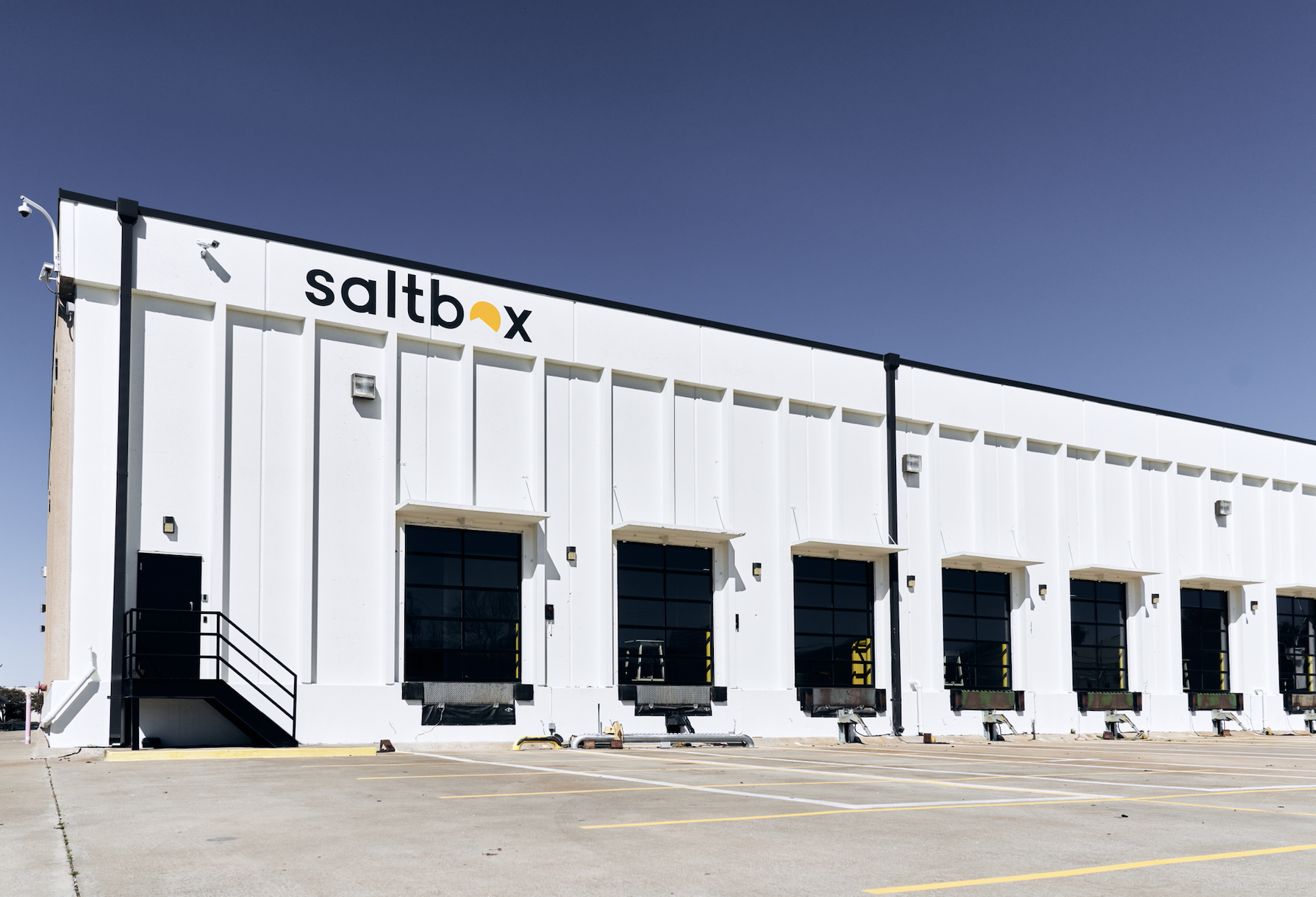co-warehousing facade