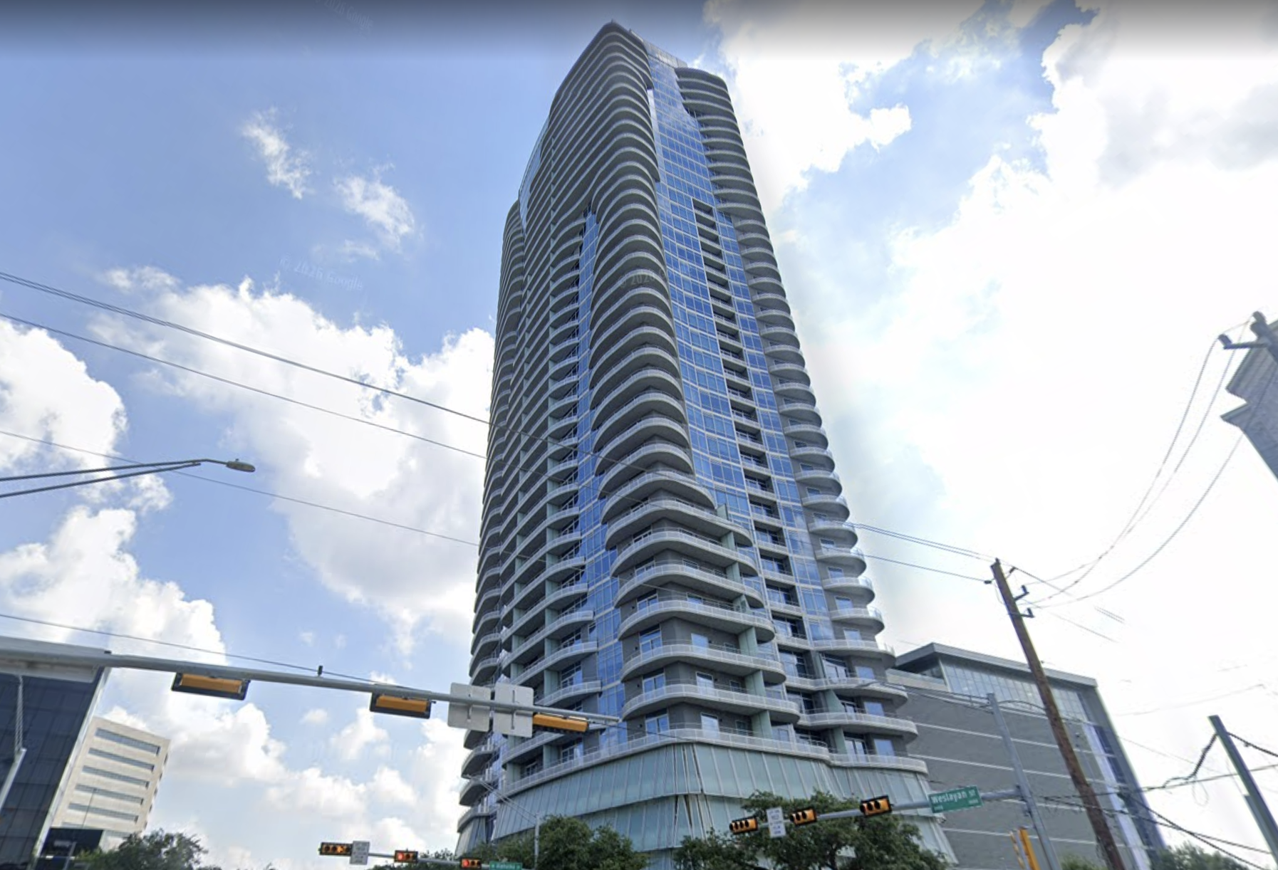 River Oaks Luxury Multifamily Tower Lands $128.5M Acquisition Financing