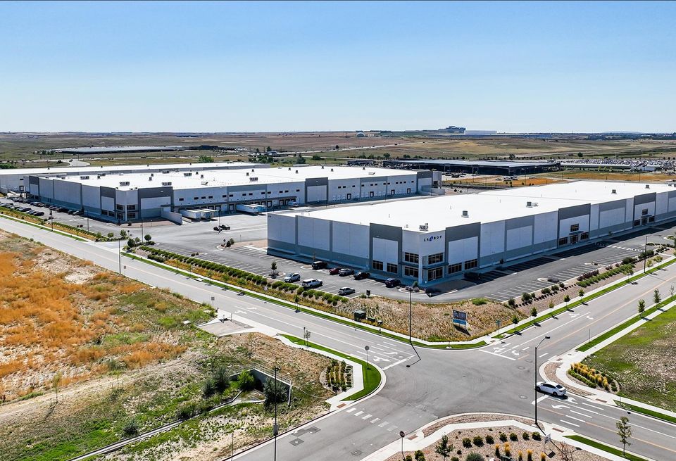 A rendering or hi-res photo of the Ascent Commerce Center purchased by Ambrose Property Group.