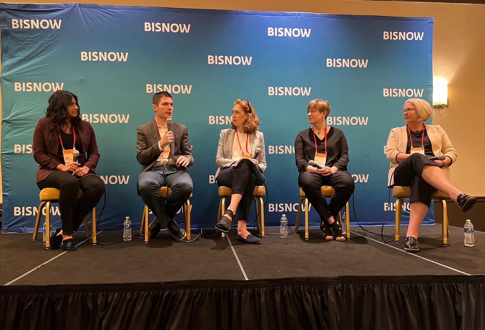 Alloy Properties' Alicia Hinds, SmithGroup's Steve Palumbo, LabCentral's Maggie O'Toole, Lucy Therapeutics' Amy Ripka and Seismic Therapeutic's Jo Viney.
