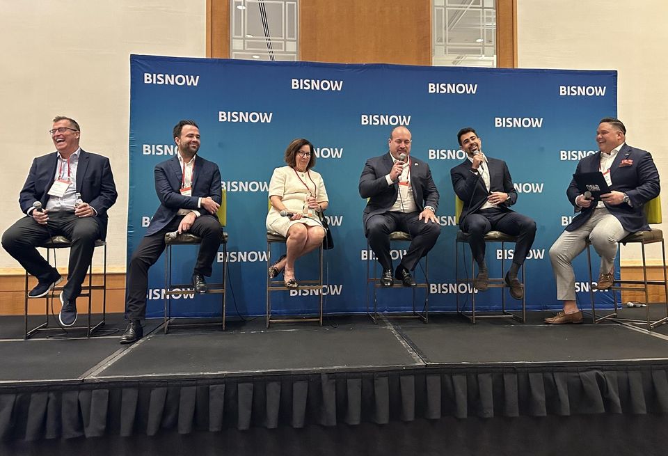 Hotwire’s David Steigerwald, Kushner’s Raphael Schwartz, Bilzin Sumberg’s Sarah Barli Herald, Resia’s Gus Cabrera, The Peebles Corp.’s Donahue Peebles III and GlobalPro’s Matthew Sengsourinh spoke on a panel at Bisnow’s Multifamily Summit on Nov. 16, 2023.