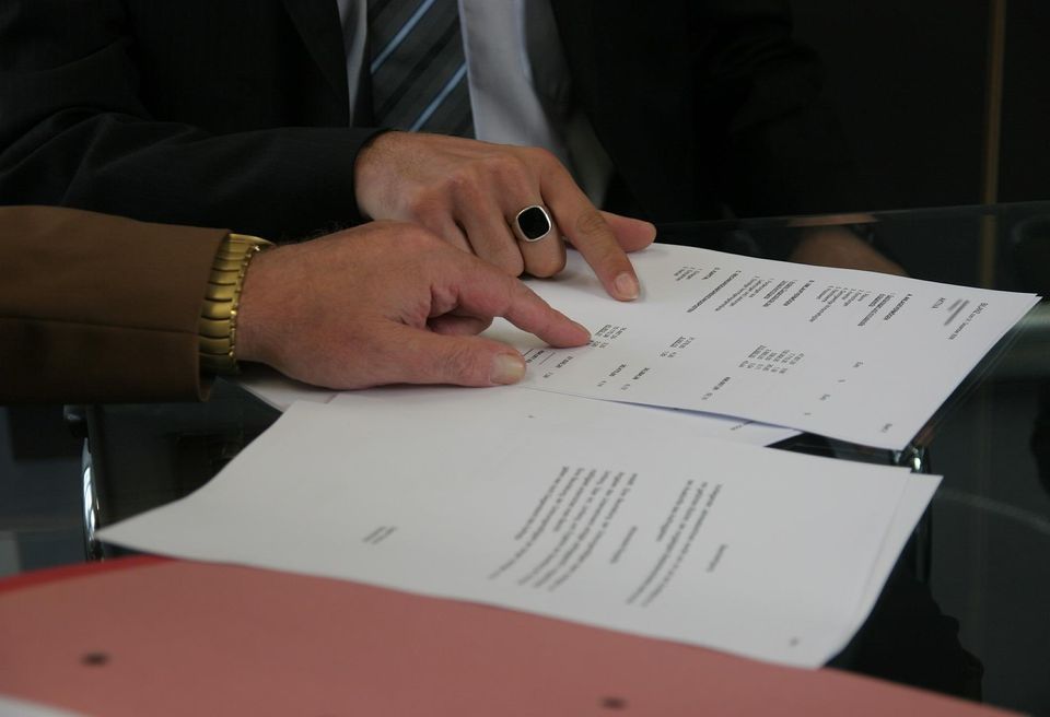 Contract lease agreement two people figures