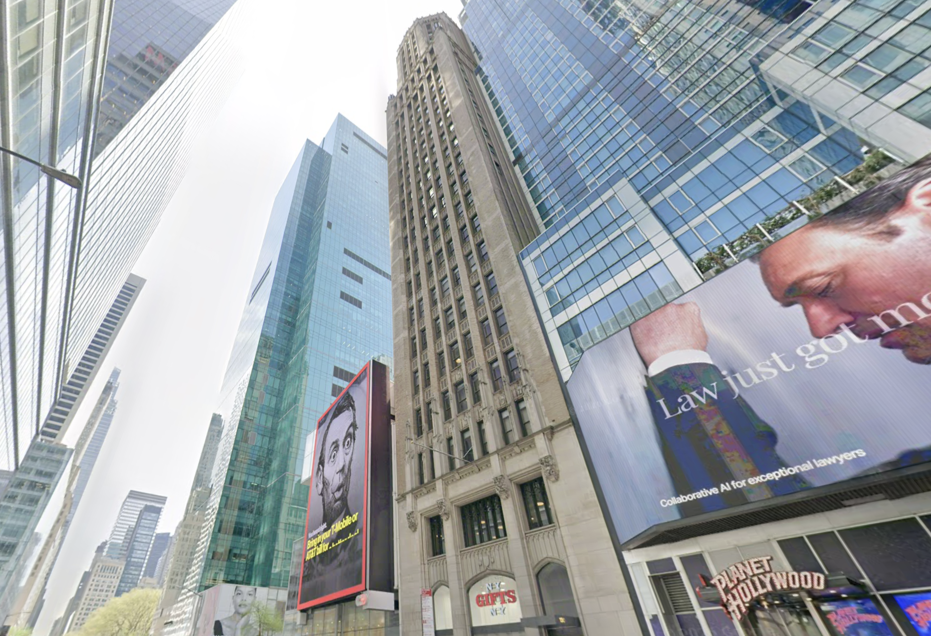 Lender United Overseas Bank has taken back 130 W. 42nd St., a towering 29-story Gothic structure, from Vanke US.