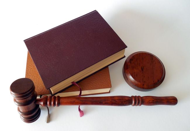 Holland & Knight Hit With $1.2B Malpractice Suit By Investigation-Ridden Brokerage