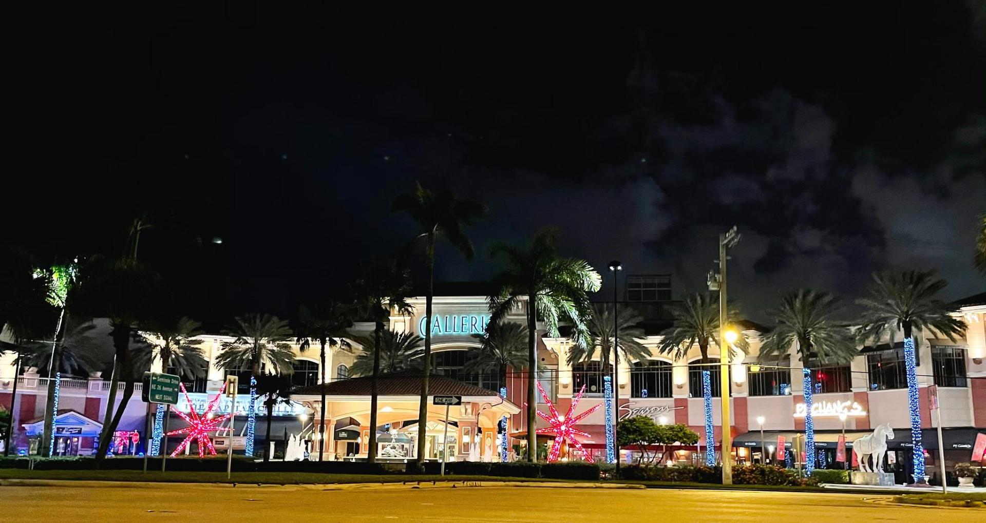Controversial Animal Attraction Booted From Florida Mall; PETA Vows To Fight Its Other Locations 