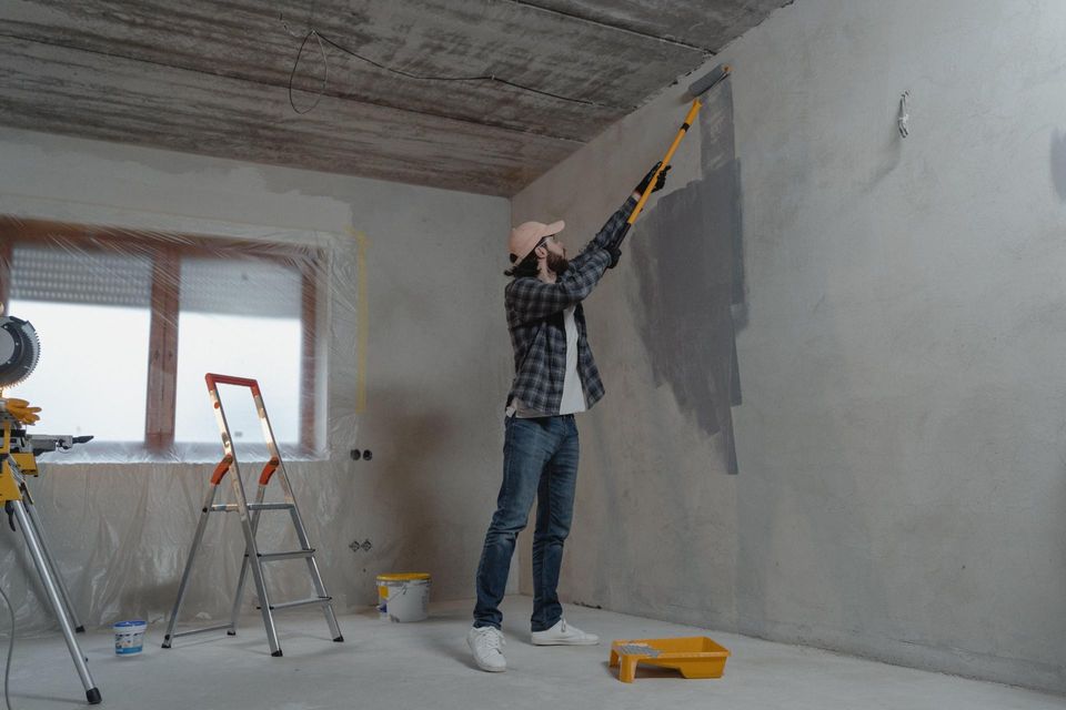 Painting apartment