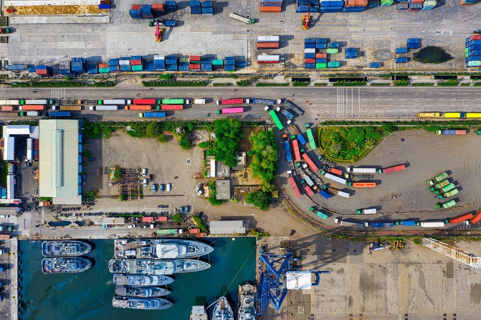 truck shipping logistics