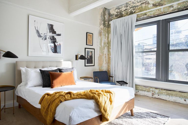 Sonder bedroom