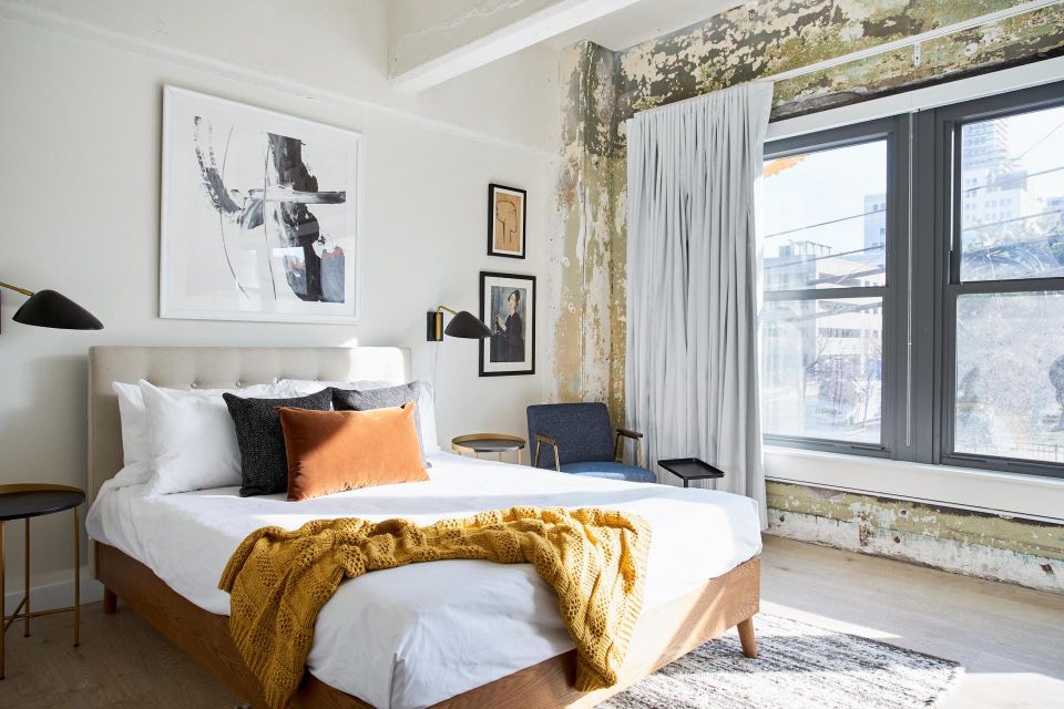 Sonder bedroom