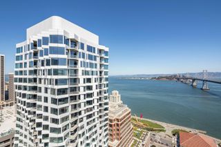 Tishman Speyer's twisting condo tower in Transbay