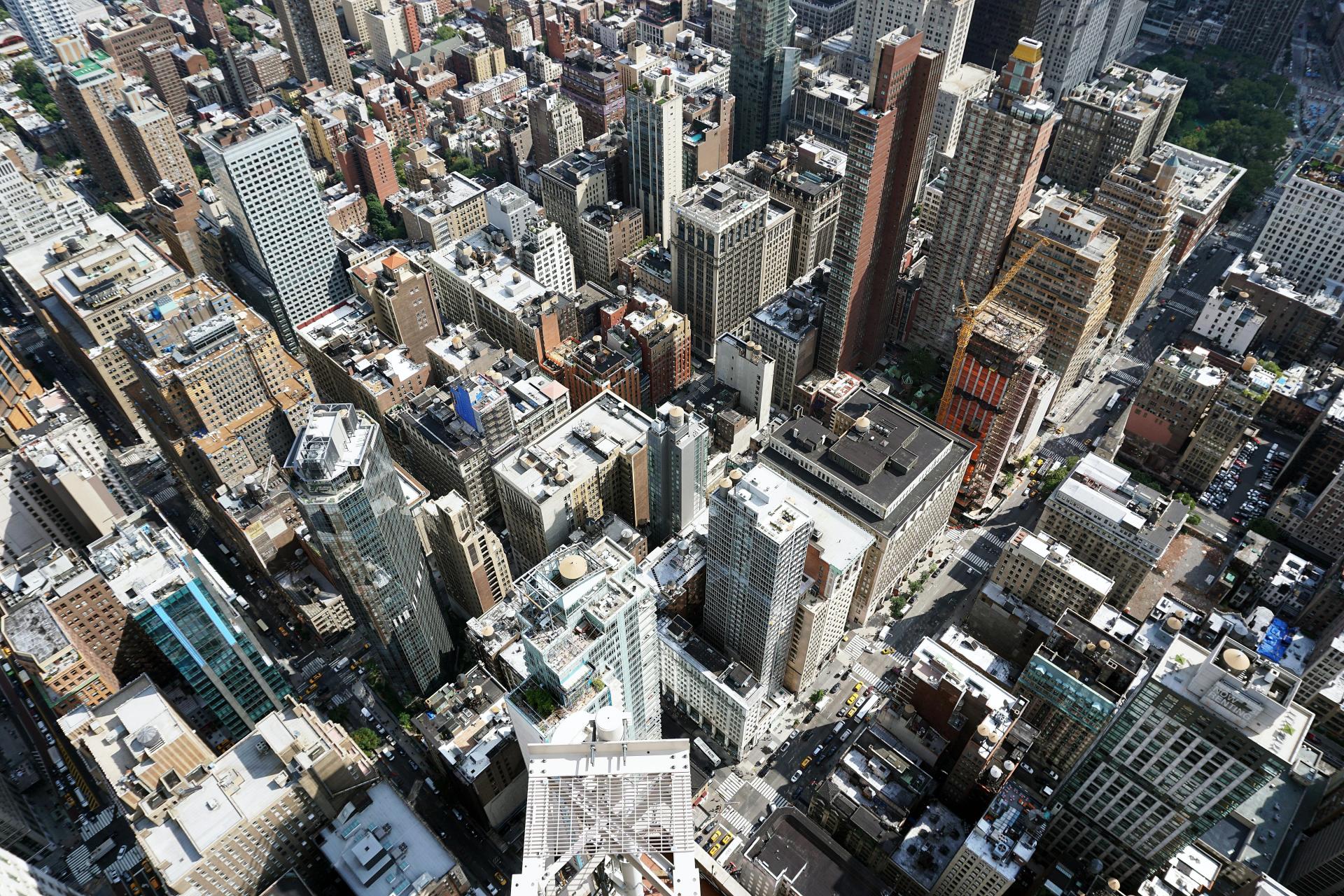 Manhattan Office Availability Hits New High As Space-Shedding Continues