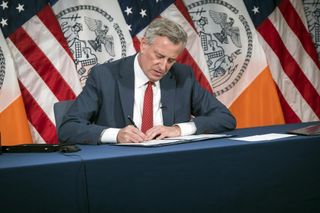 Mayor Signs Law Shielding Retail Tenants From Landlords