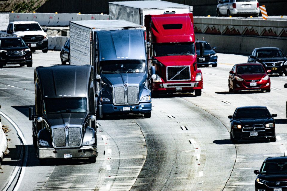 big rig truck hauling shipping