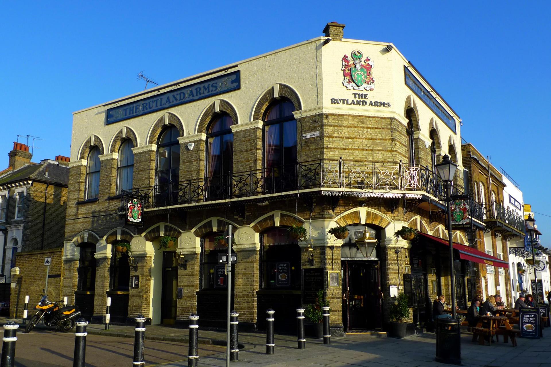 5 Property Investors That Still Believe In The Greater British Pub