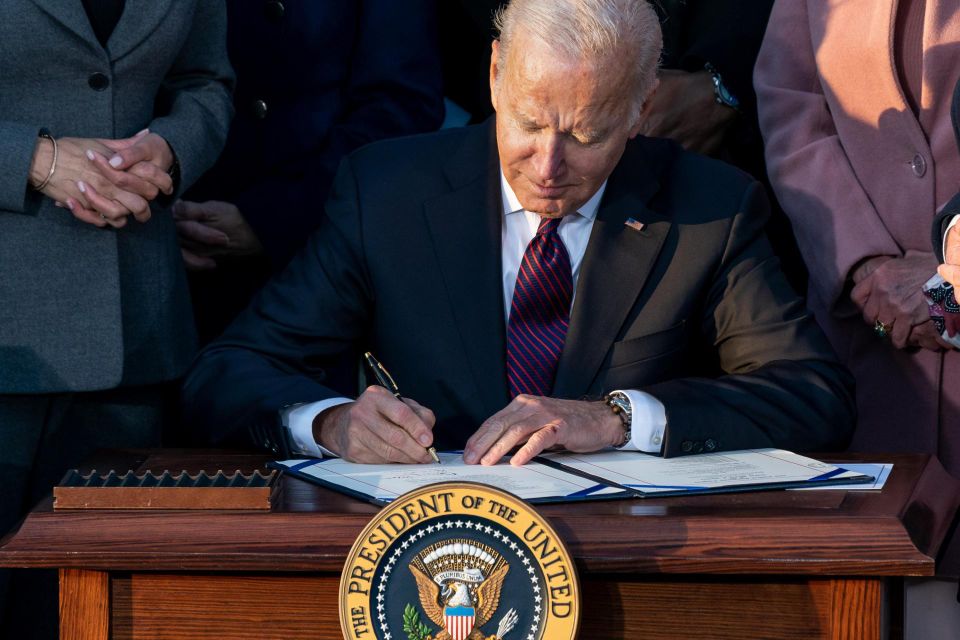 Biden Signature