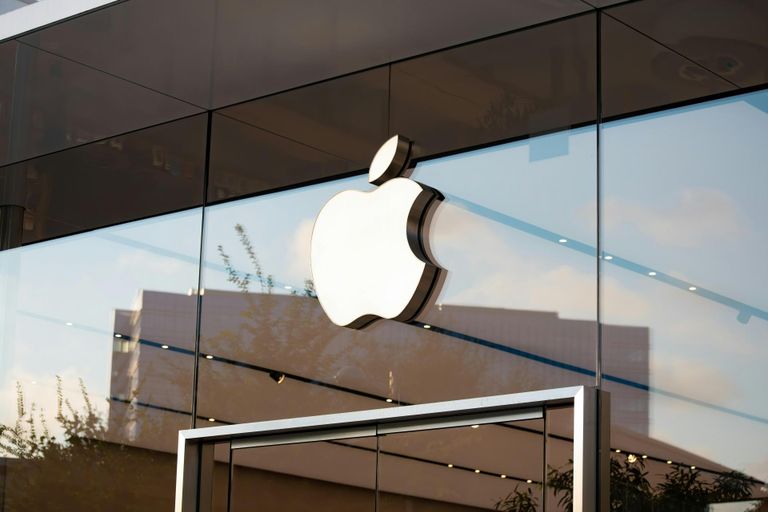 Apple Store with Logo