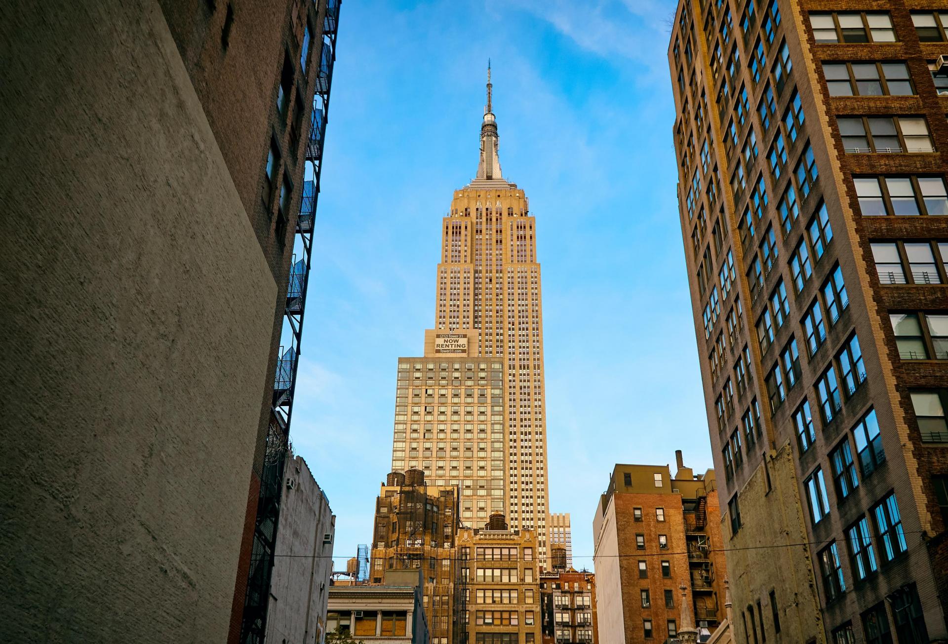 Iconic NYC skyscraper the Empire State Building, which signed a 65K SF lease with architecture and construction engineer STV this week.